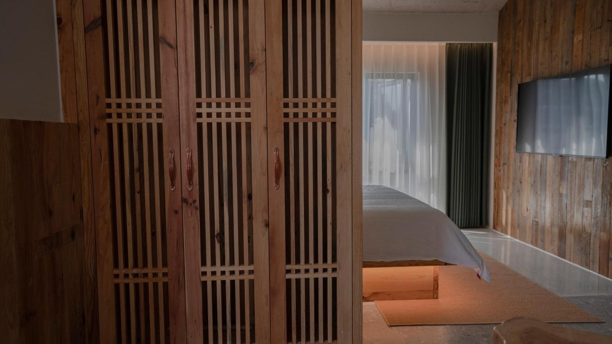 Patio Spring Holiday Inn -- Free Round Trip Pick-Up Service --Panoramic View Of Tianmen Mount Zhangjiajie Exterior foto