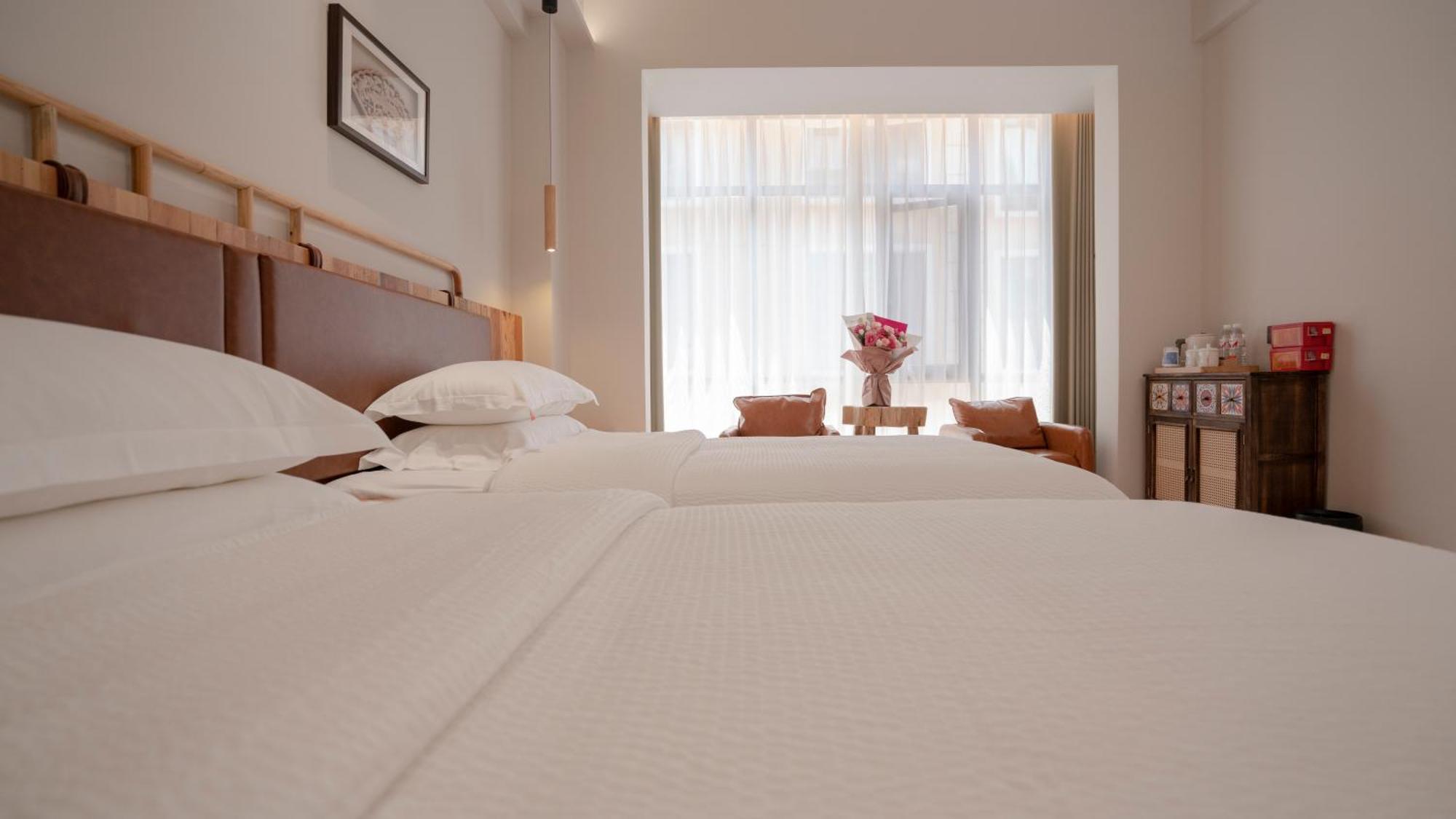 Patio Spring Holiday Inn -- Free Round Trip Pick-Up Service --Panoramic View Of Tianmen Mount Zhangjiajie Exterior foto